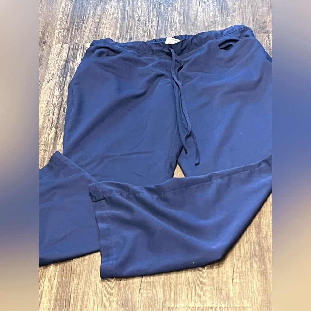 Navy Grey’s Anatomy scrub pants by Barco, GUC.